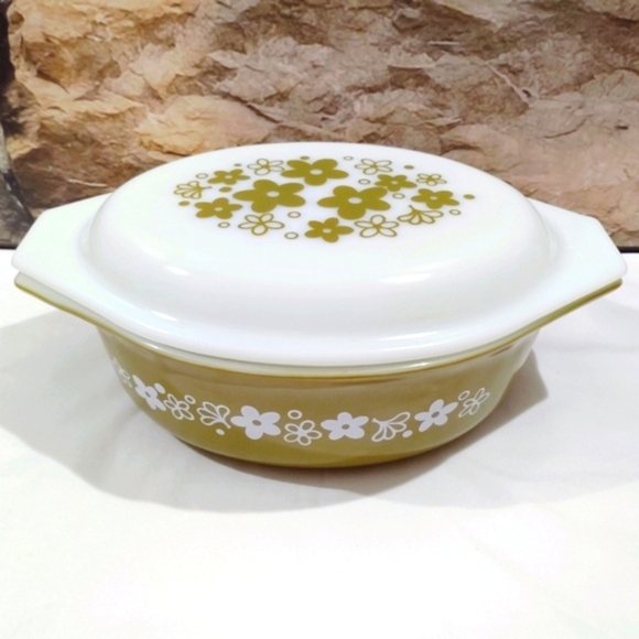 Pyrex Other - Vintage Pyrex 1 1/2 QT Spring Blossom Crazy Daisy Casserole 043 Lid 943 C36